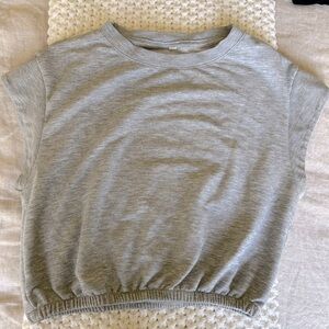 ALO yoga crop short sleeve sweatshirt in xs